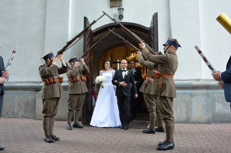 Cóż to był za ślub! Dziesiątak z Łowicza zmienił stan cywilny (Zdjęcia)