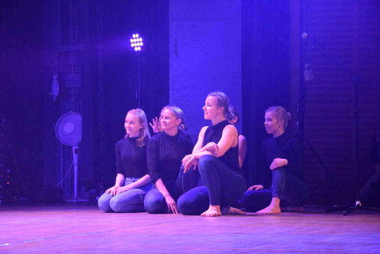Spektakl Teatru Tańca „NieDoPowiedzenia" w Kinoteatrze Polonez w Skierniewicach