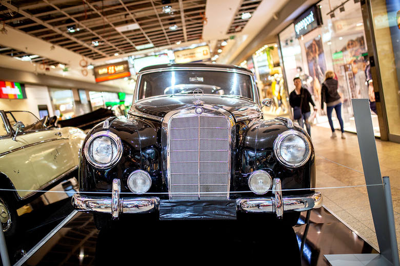 Wystawa kultowych Mercedesów w Galerii Łódzkiej i rodzinny piknik motoryzacyjny 11 maja 
