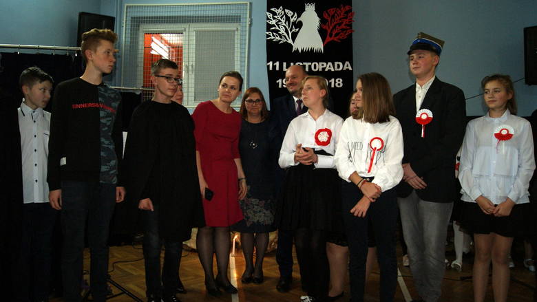 Akademia z okazji stulecia odzyskania niepodległości w Szkole Podstawowej nr 1 w Skierniewicach