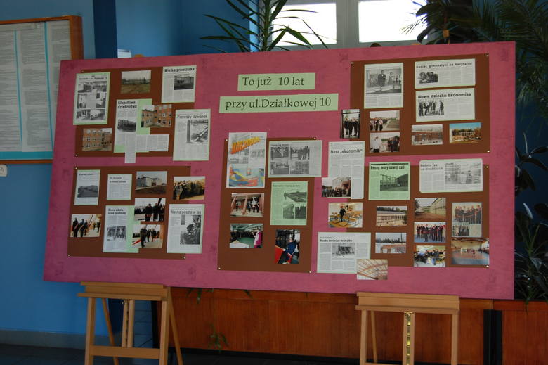 Skierniewicki Ekonomik obchodzi 95. urodziny. Ostatnie niemal dwudziestolecie dziejów szkoły związane jest z siedzibą na ul. Działkowej – nowy budynek szkolny otwarty został 14 lutego 2000 roku. Przedstawiamy fotograficzne dzieje szkoły w XXI wieku.