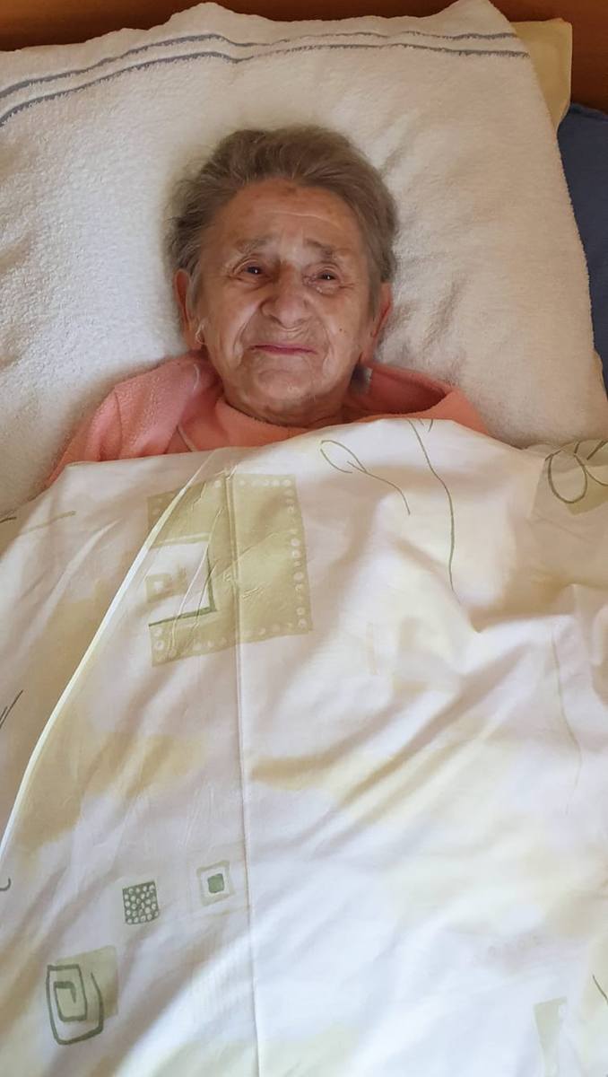 - Wszyscy pytają mnie, jak się czuję po chorobie. A przecież nic mi nie było! - mówi 103-letnia Teresa Wójcik, najstarsza Polka, która pokonała koronawirusa. 