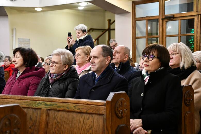 Piękny koncert kolęd i pastorałek odbył się w kościele parafialnym pw. Matki Bożej Miłosierdzia w Grojcu (gmina Oświęcim)