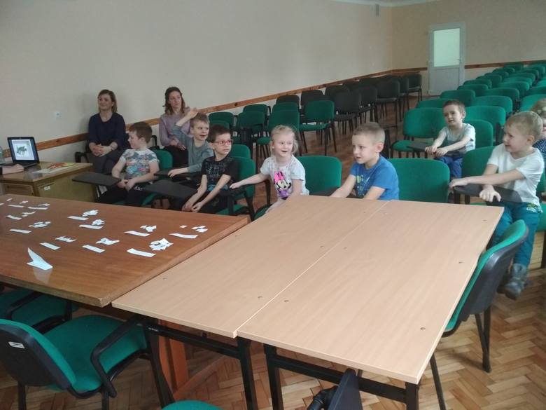 Uczniowie Szkoły Podstawowej w Mastkach na warsztatach kulinarnych w ZSP nr 2 w Łowiczu [ZDJĘCIA]