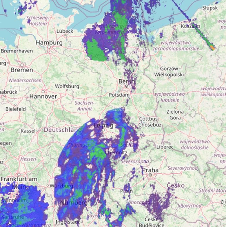 Burzowe chmury zbliżają się do Polski od zachodu