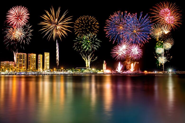 Malaga lubi też imprezować. Hucznie obchodzi się tu Nowy Rok, Wielkie Tydzień i festiwal filmowy w marcu.