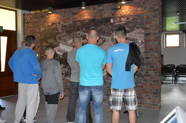 Dziś muzeum odwiedza wielu potomków więźniów z niemal całej Europy.