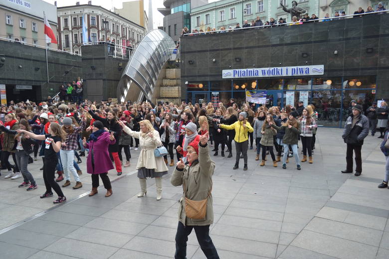 One Billion Rising w Sosnowcu. Taniec przeciw przemocy seksualnej wobec kobiet [FOTO i WIDEO]