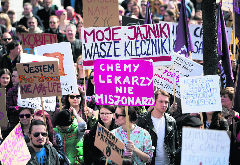 W Polsce aborcja jest dozwolona m.in. w przypadku zagrożenia życia