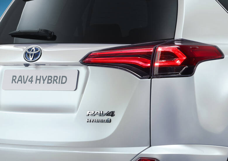 W ciągu ostatniego roku Toyota wprowadziła na rynek nowe modele, takie jak Esquire Hybrid (w Japonii), Lexus RC300h i Sienta Hybrid. Już niedługo ukażą