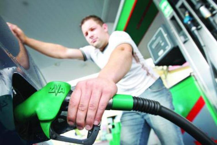 Ceny paliw w Białymstoku coraz niższe. Które stacje są najtańsze?
