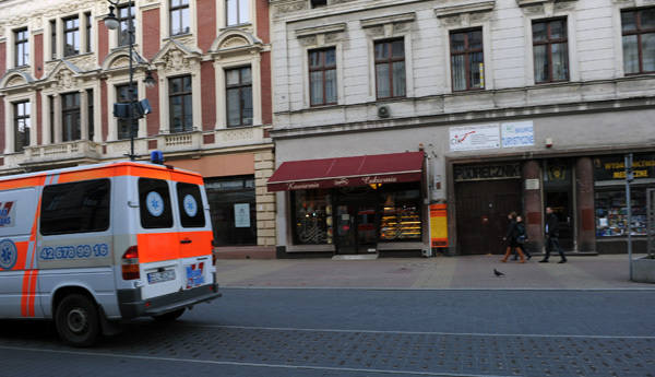 Policjanci ostrzelali lokatora kamienicy przy ul. Piotrkowskiej 102a.