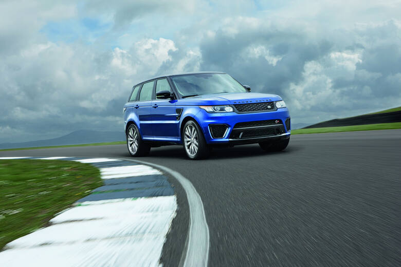Land Rover Range Rover SportPopularny Sport zmienił się na lepsze. Wcześniej był technicznie spokrewniony z Land Roverem Discovery. Bieżący model jest