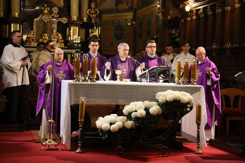 Mszy świętej przewodniczył biskup sandomierski Krzysztof Nitkiewicz