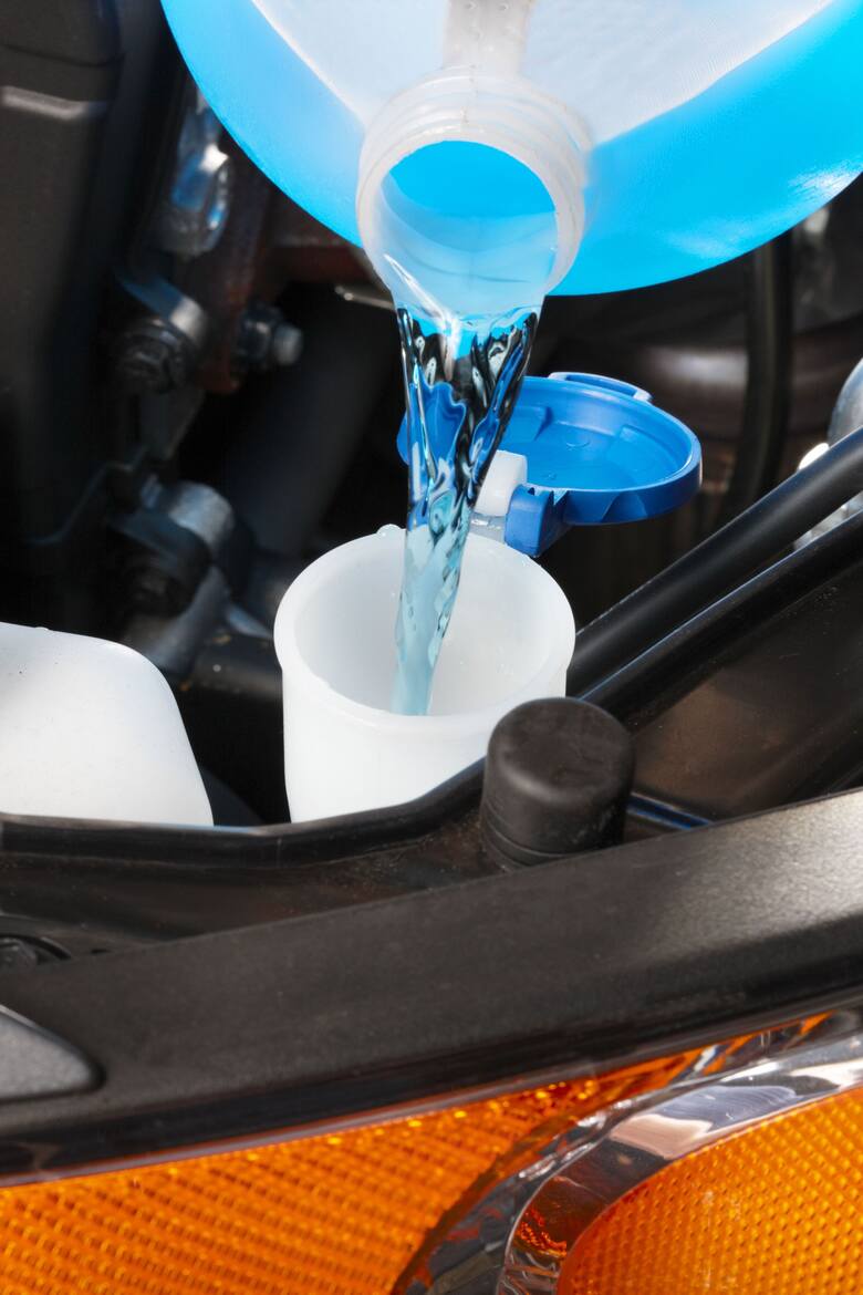 Podczas kilkugodzinnej jazdy samochodem, przy ciągłym stosowaniu płynu do spryskiwaczy o stężeniu powyżej 3% metanolu, stężenie oparów alkoholu metylowego