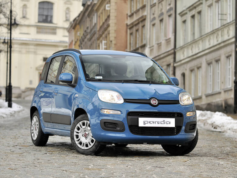 Najoszczędniejszy wśród aut benzynowych - Fiat Panda 0.9 TwinAir, zgodnie z katalogiem, zużywa 4,2l/100 km ale w testach już 6l/100 km Fot: materiały