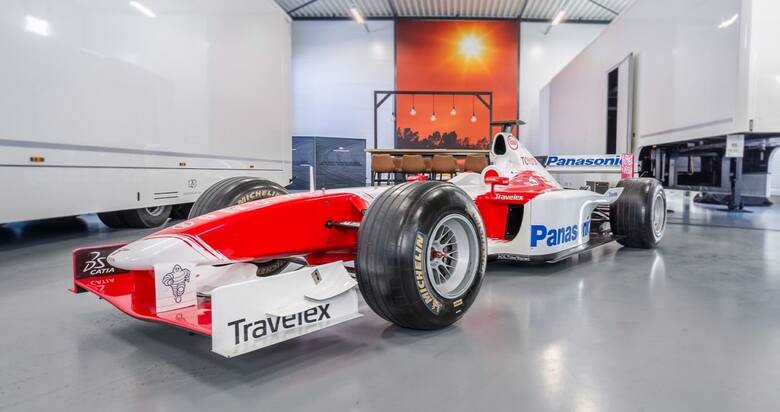 Na sprzedaż została wystawiona prawdziwa perła motorsportu - Toyota TF102, czyli samochód którym japońska marka zadebiutowała w wyścigach Formuły 1.