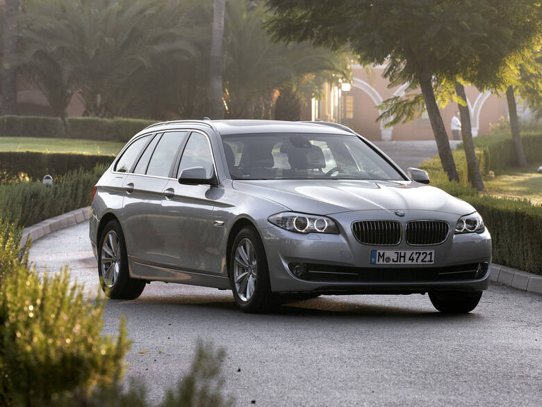 BMW Serii 5 (2010 - 2013 )BMW 5 F10 to samochód o dwóch różnych obliczach. Jeśli jest sprawny ujmuje dynamiką, precyzją prowadzenia i komfortem jazdy,