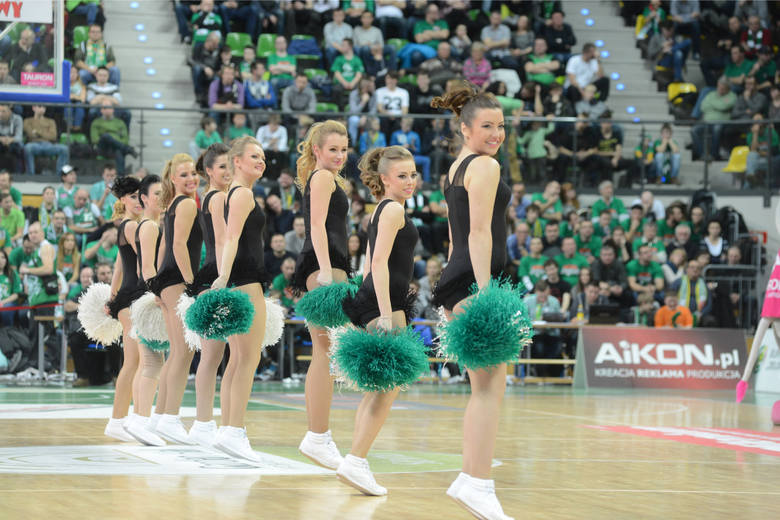 Cheerleaders Zielona Góra podczas meczów w hali CRS