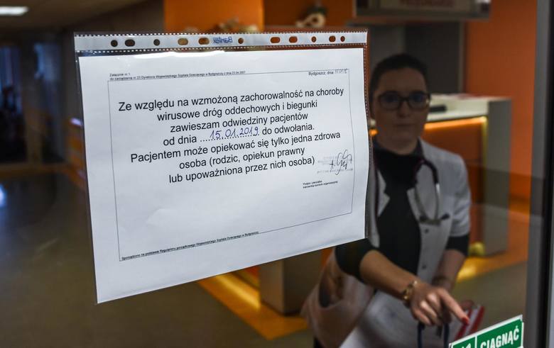 Zakaz odwiedzin wprowadziła we wtorek dyrekcja Wojewódzkiego Szpitala Dziecięcego w Bydgoszczy. Pacjentem może się opiekować jedna, zdrowa osoba