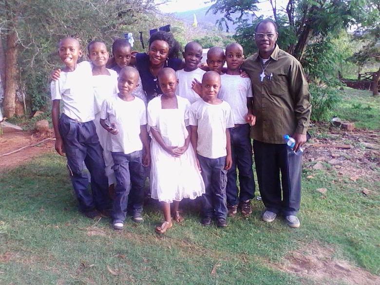 Dzieci z sierocińca w Tanzanii. To właśnie im pomaga młodzież z koła. 