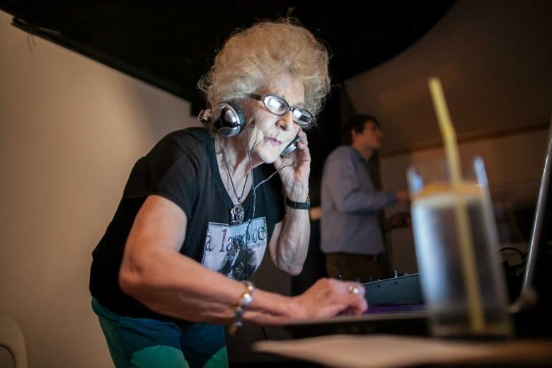 85-year-old+Polish+DJ+Vika+breaks+stereotypes+among+seniors