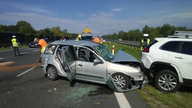 Wypadek Na A4 Katowice Krakow Zdjecia Zderzenie 2 Aut I Autobusu Siedem Osob Poszkodowanych Polskatimes Pl