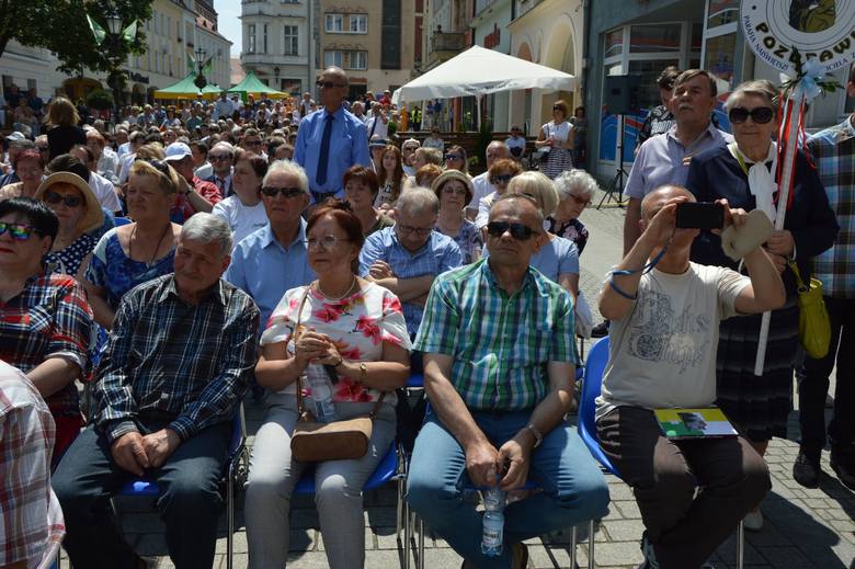 Setki osób śledziło wystąpienie prezydenta Andrzeja Dudy w ramach obchodów 58. rocznicy Wydarzeń Zielonogórskich. 