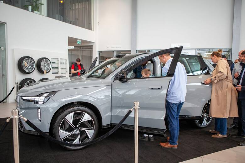 Premiera Volvo EX90: elektryczny SUV klasy premium wkracza na rynek [ZDJĘCIA, WIDEO]