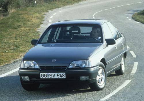 Fot. Opel: W 1987 r. zwyciężył duży i solidny Opel Omega.