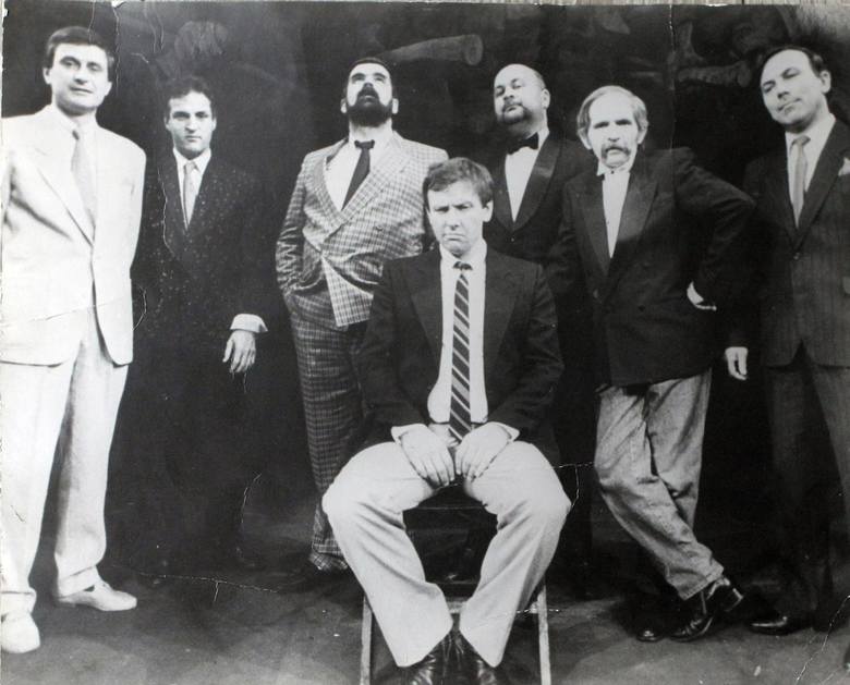 Kabaret Tey czyli od lewej: Krzysztof Jaślar, Zbigniew Górny, Janusz Rewiński, Rudi Schuberth, Bohdan Smoleń, Aleksander Gołębiowski i  Zenon Laskow