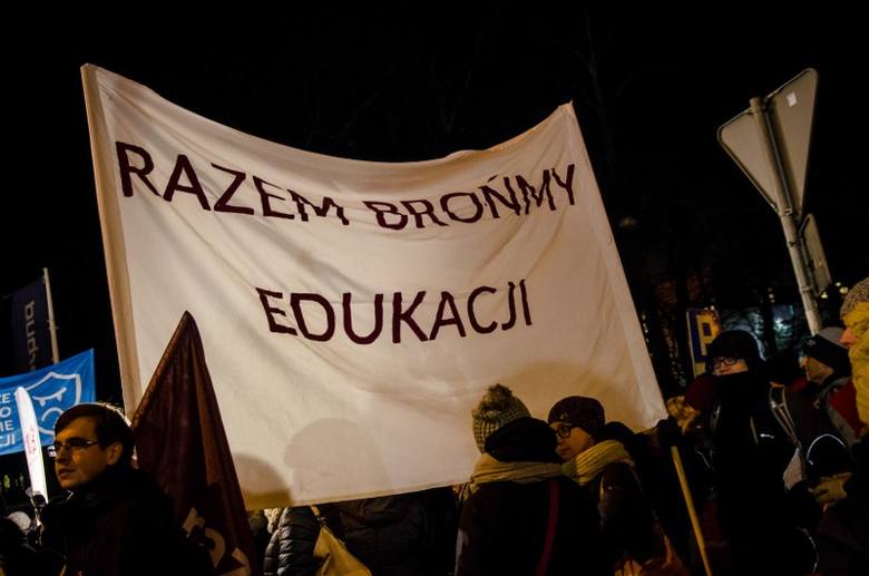 W całej Polsce protestują nauczyciele