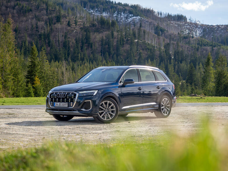 Audi Q7 otworzyło nowy rozdział w historii rodzinnych SUV-ów. Wielkie, komfortowe, luksusowe, nawet 7-osobowe i rewelacyjnie wyposażone. Druga generacja
