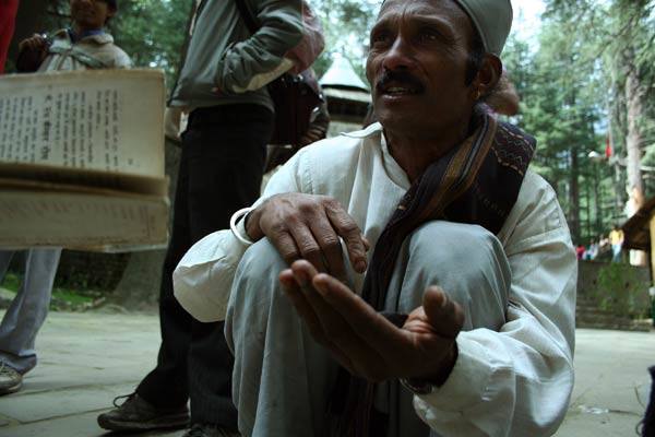 Podróz po Indiach<br /> Sprzedawca szafranu. Manali, Himachal Pradesh.