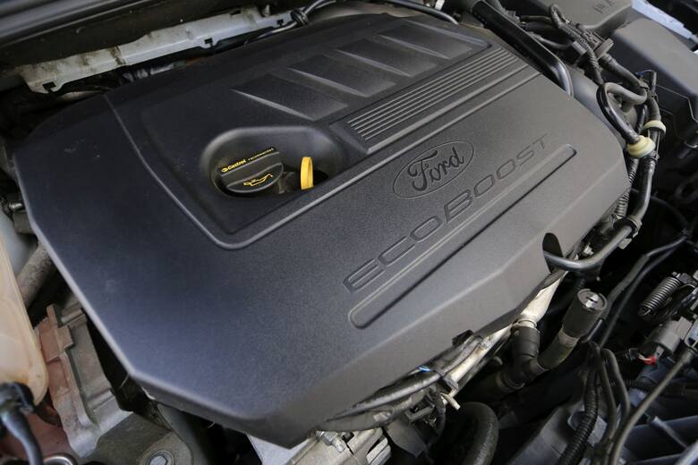 Ford Focus 1.5 EcoBoost ST LineCo prawda instalacja gazowa Prins Direct Liqui Max wymaga dopłacenia w salonie 9211 złotych (wraz z montażem), ale 49-litrowy
