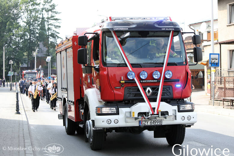 Nowoczesny wóz strażacki trafił m.in. do OSP Gilowice. Był bardzo potrzebny, a prezentuje się rewelacyjnie