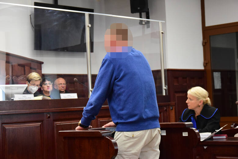 Kolejny dzień procesu przed Sądem Okręgowym w Słupsku w sprawie Leszka Ł., oskarżonego o zabójstwo kuzyna 240 ciosami nożem 