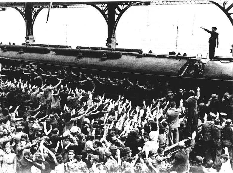 Pożegnanie ochotników do Bękitnej Dywizji na dworcu w Madrycie (13.07.1941 r.)