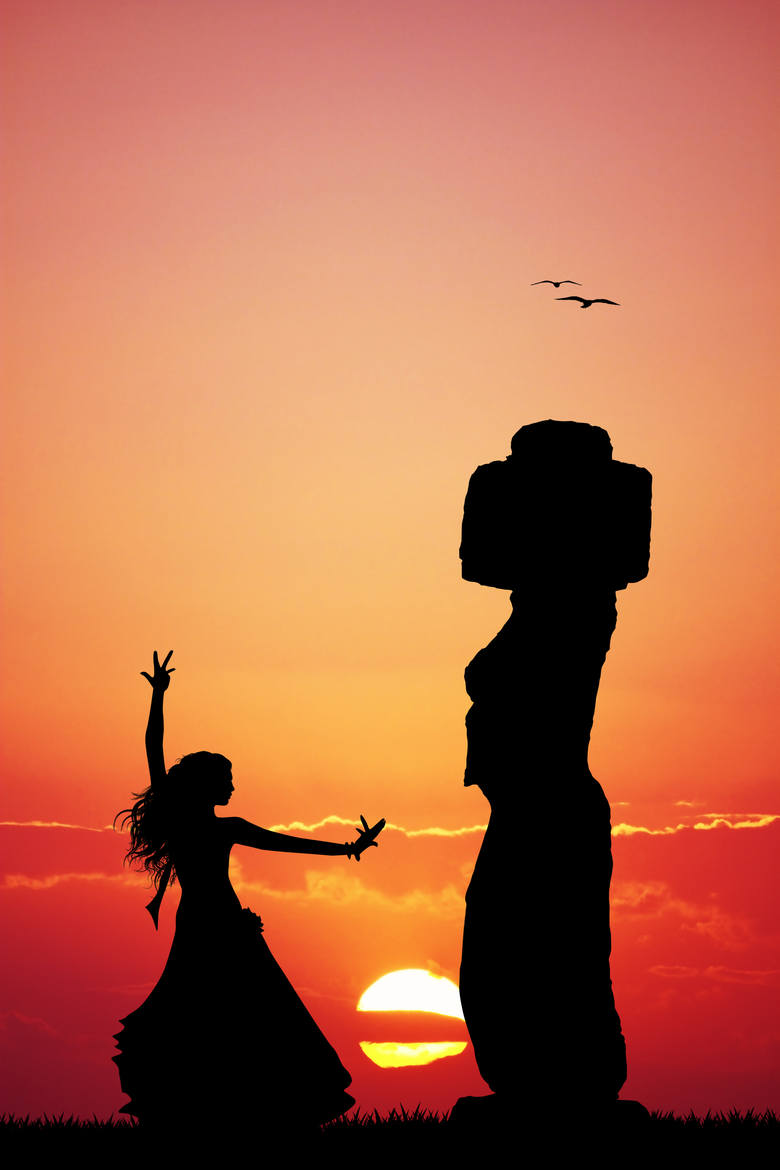 Rapa Nui byłoby pewnie jedną z tysięcy zapomnianych wysp rozsianych po morzach i oceanach, gdyby nie imponujące, wyciosane z kamienia moai. Doliczono się ich tu aż 887
