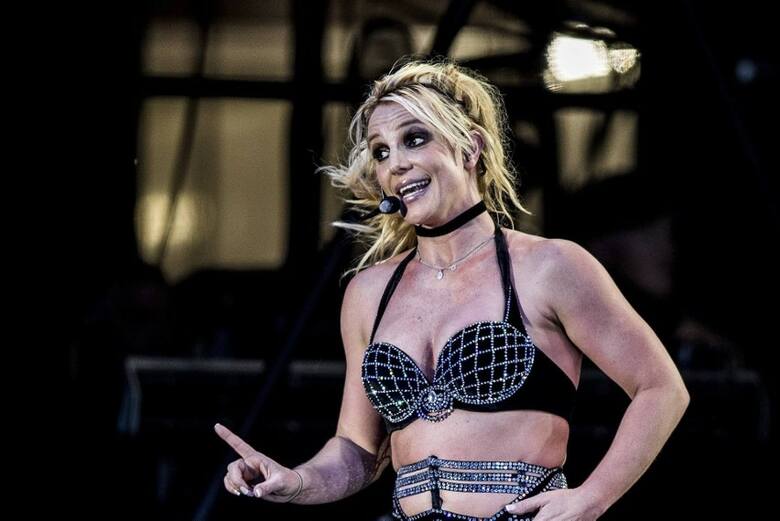 Britney Spears jest w coraz gorszym stanie. Zostali przy niej nieliczni. Artystka się izoluje i wrzuca nagie zdjęcia