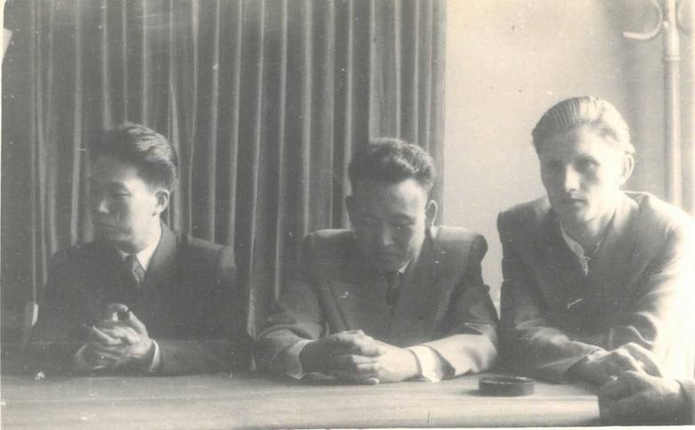 Na spotkaniu, od lewej: Kim Wan Un, Ri Jin Ben, Edward Szymański