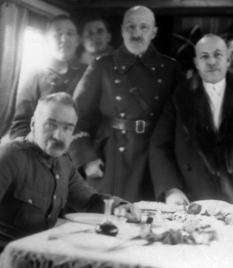 Jak Piłsudski i Dmowski najpierw Polskę wywalczyli, a potem podzielili