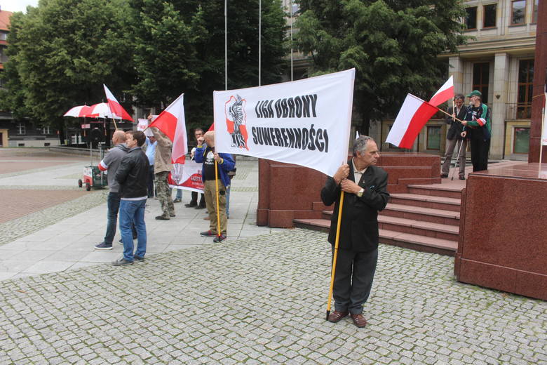 Katowice: Manifestacja w obronie polskości Śląska