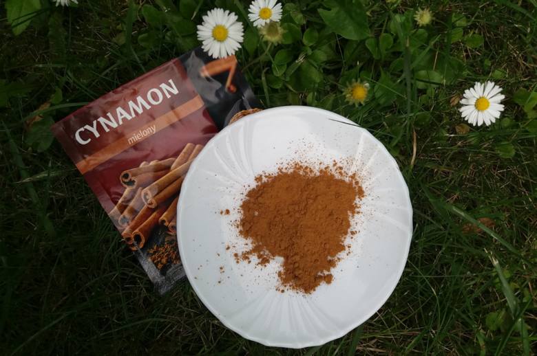 Cynamon warto wykorzystywać nie tylko w kuchni, ale też w ogrodzie i uprawie roślin doniczkowych. Przyda się w wielu zastosowaniach.