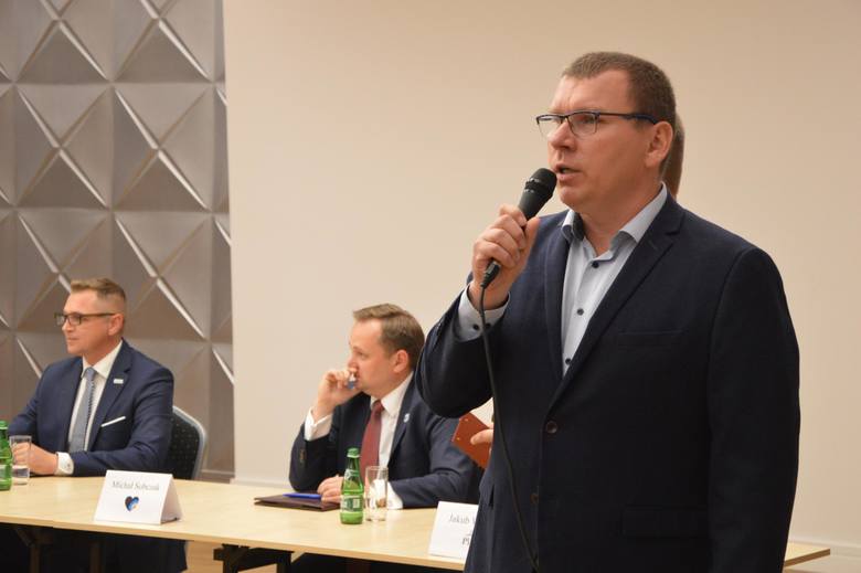 Debata kandydatów na burmistrza Łowicza [ZDJĘCIA]