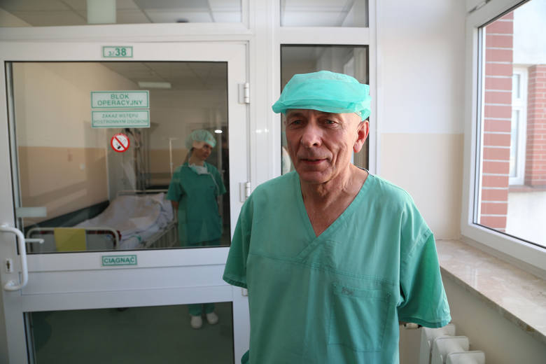 Dr Lech Gałek, ordynator oddziału urologii Szpitala Ministerstwa Spraw Wewnętrznych i Administracji w Białymstoku.