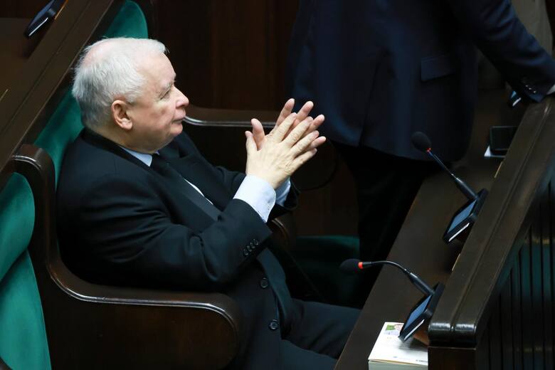 Co, jeśli Jarosław Kaczyński ustąpi z fotela prezesa PiS? Rzecznik rządu Piotr Müller uważa, że to może być koniec partii.