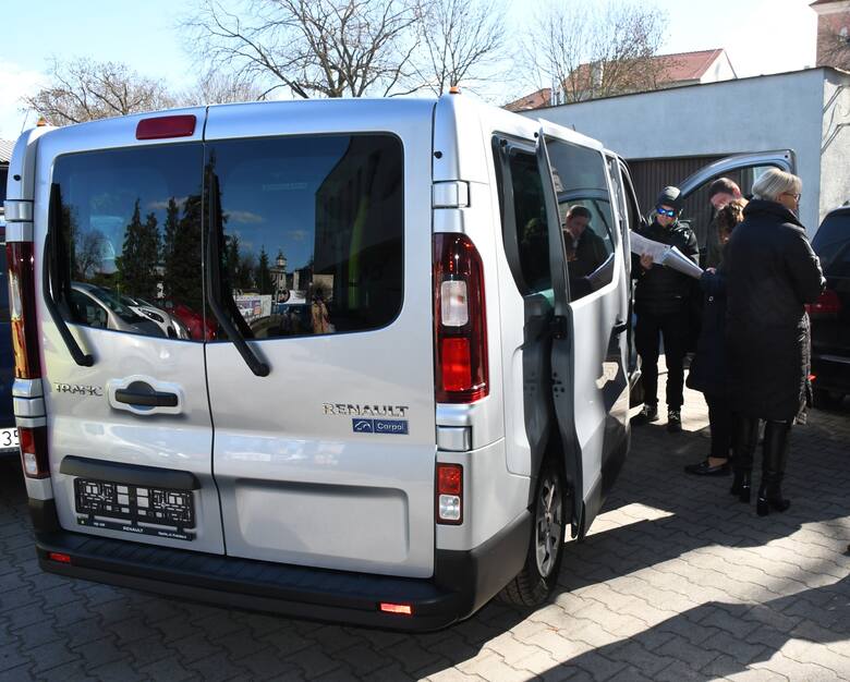 Nowy bus przeznaczony do przewozu osób z niepełnosprawnościami trafił do Sulechowa