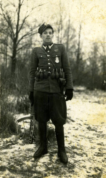 Zdzisław Witkowski, ps. „Płomień”, na fotografii z 1947 roku