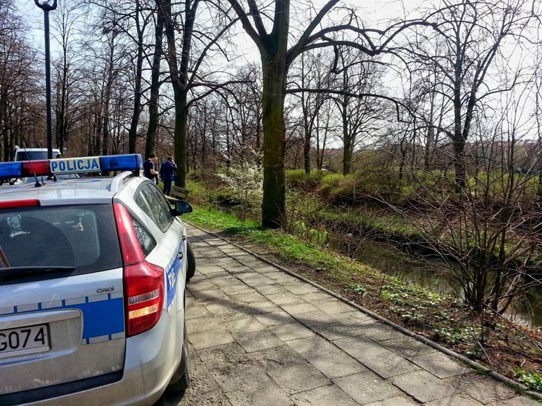Tragedia w Gliwicach: Mężczyzna został znaleziony w walizce. Miał skrępowane ręce i nogi. Kto doprowadził do jego śmierci?
